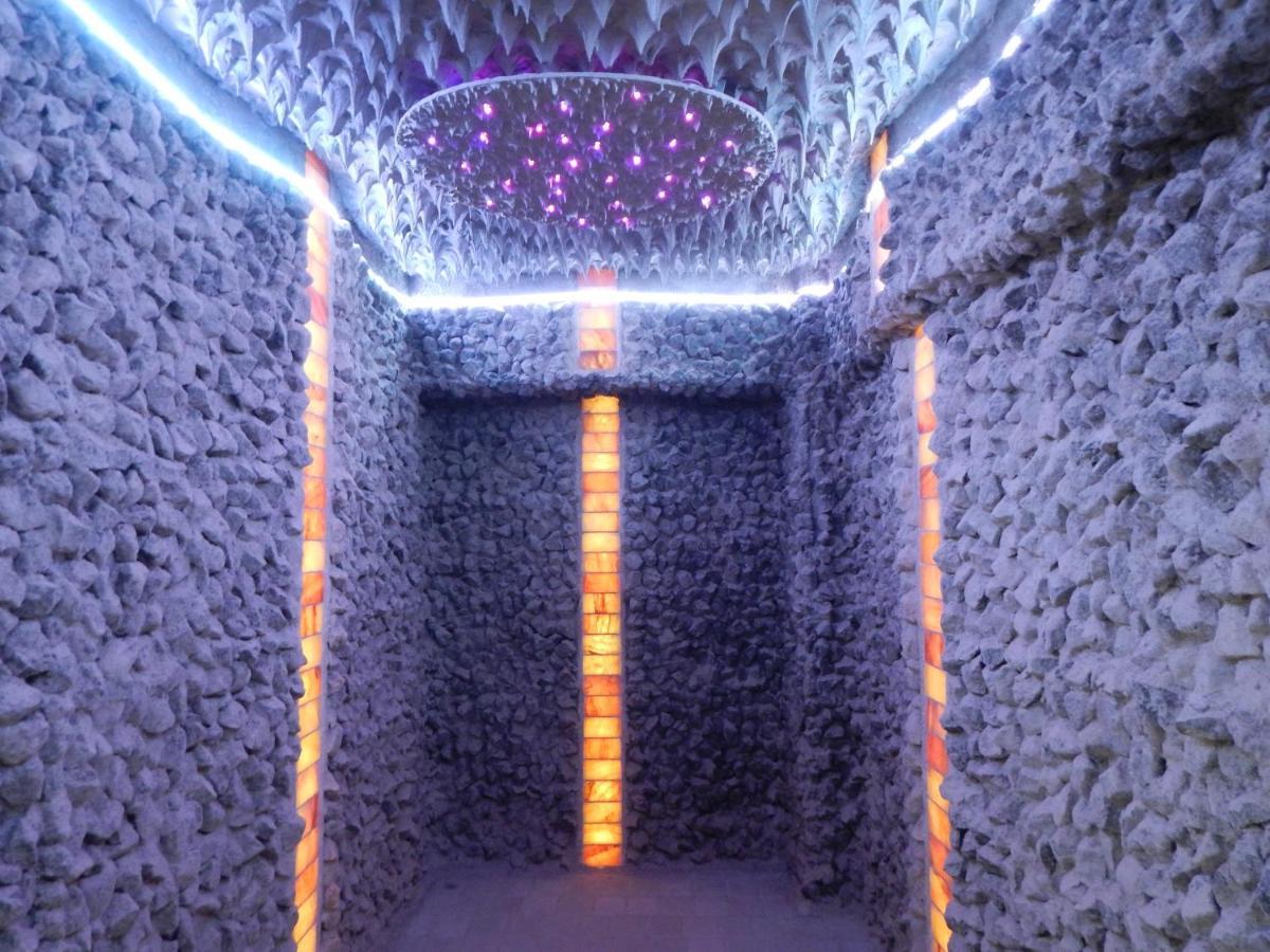 Hotel Traian Caciulata Călimăneşti Екстериор снимка
