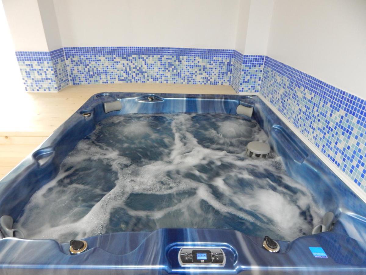 Hotel Traian Caciulata Călimăneşti Екстериор снимка
